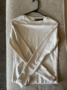 Women’s Crewneck Long-Sleeve in Light Beige